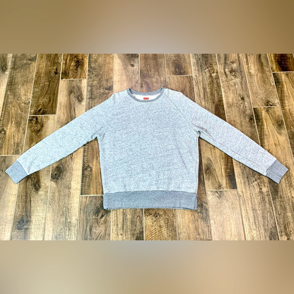 Grey Levi’s Crew Neck Pullover Sweatshirt: Medium